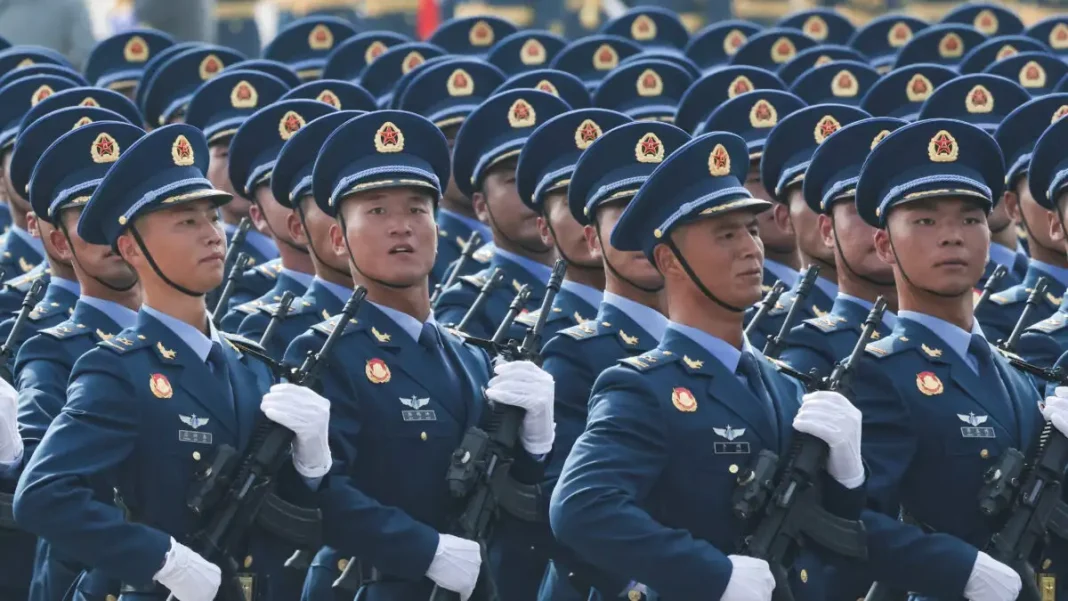 Γιγαντιαία στρατιωτική παρέλαση στην Κίνα – Σι, Πούτιν και Κιμ στην πρώτη γραμμή της κινεζικής επίδειξης ισχύος