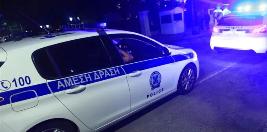 Πάτρα: Τροχαίο με ανατροπή αυτοκινήτου στην Ακτή Δυμαίων – Σώοι οι νεαροί επιβάτες